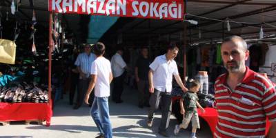 CANLI YAYINLA RAMAZAN SOKAĞINDAYIZ
