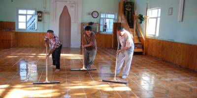 Bafra'da Selden Zarar Gören Cami İmece Usulü Temizleniyor