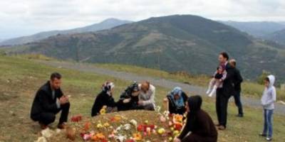 ALLAH ONLARI KAHRETSİN