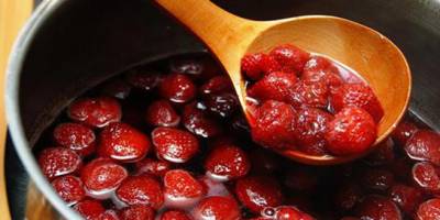 SİNOP'TA REÇEL YAPARKEN ÖLDÜ