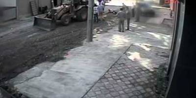 BAFRA'DA İŞ MAKİNASININ ALTINDA KALDI