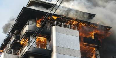 ERKEK ARKADAŞININ EVİNİ YAKTI