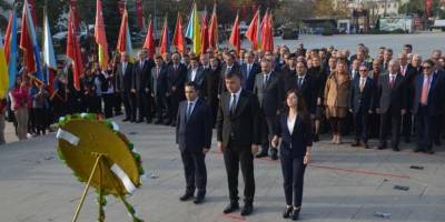 BAFRA'DA ÖĞRETMENLER 24 KASIM'I KUTLADI