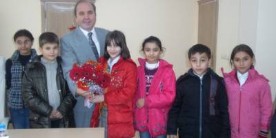 BAFRA'DA ÖĞRENCİLER KAYMAKAMLA RÖPORTAJ YAPTI