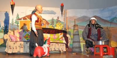 BAFRA'DA MİNİK ÖĞRENCİLER “KELOĞLAN”I İZLEDİ