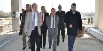 REKTÖR AKAN, TURİZM FAKÜLTESİ İNŞAATINI İNCELEDİ