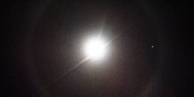 İZMİR'DE KANDİL GECESİ GÖKYÜZÜNDE İLGİNÇ GÖRÜNTÜ