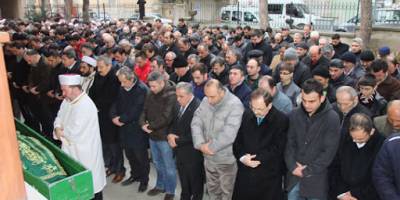 ÇETİN DERECİ GÖZYAŞLARI İÇİNDE SON YOLCULUĞUNA UĞURLANDI