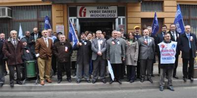 BAFRA VERGİ DAİRESİ ÇALIŞANLARI İŞ BIRAKTI