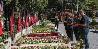 İLKADIM’DAN ŞEHİTLİĞE 3 BİN ÇİÇEK