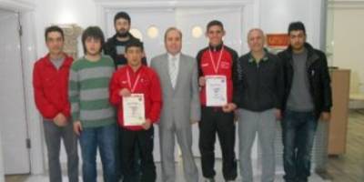 İŞİTME ENGELLİ SPORCULARDAN KAYMAKAM KATIRCI’YA ZİYARET