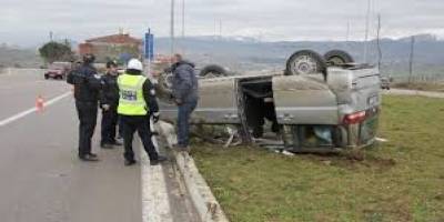 SAMSUN'DA KAMYONET TAKLA ATTI: 2 YARALI