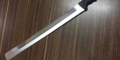 ÜZERİNDE BIÇAK ÇIKINCA GÖZALTINA ALINDI