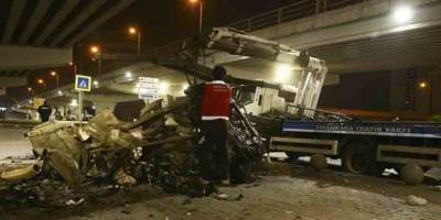 PARAMPARÇA OLAN OTOMOBİLDEN SAĞ ÇIKTILAR