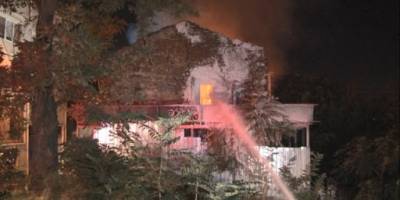 Metruk Binaya Girip Şömine Yaktılar