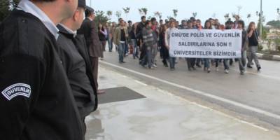 OMÜ’DE ÖĞRENCİLER REKTÖRLÜĞE YÜRÜDÜ