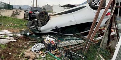 BU OTODAN PARMAĞI KANAYARAK ÇIKTI