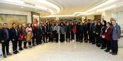 BAŞKAN ŞAHİN ORTADURAK MAHALLESİ’NDE ÖĞRENCİLERLE BULUŞTU