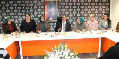 BAŞKAN KÖKTAŞ, İLÇE KADIN KOLLARI BAŞKANLARI İLE BİR ARAYA GELDİ