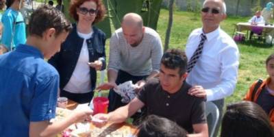 KEMALPAŞA İLK VE ORTAOKULU OKUL YARARINA KERMES DÜZENLENDİ