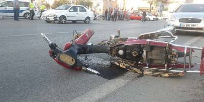 BAFRADA MOTOSİKLET YAYA'YA ÇARPTI : 1 YARALI