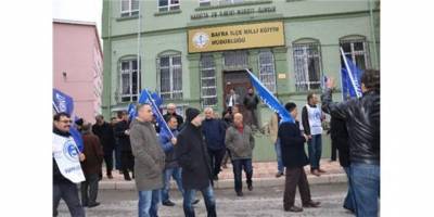 ÖĞRETMENLERDEN MEB YASA TASARISI PROTESTOSU