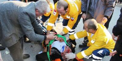 KAMYONET YAYAYA ÇARPTI: 1 YARALI