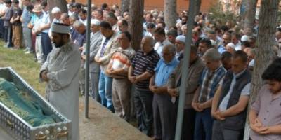 YAŞAR ÜNLÜ DEFİN EDİLDİ