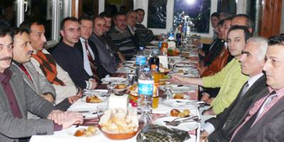 Öğretmenlere veda yemeği