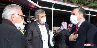 Başkan Sarıcaoğlu halk pazarında