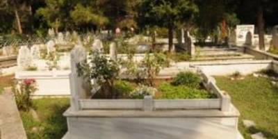 ASRİ MEZARLIKTA HIRSIZLIK