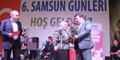 İSTANBUL’DA YILIN ANNESİ BAFRALI HİKMET ATASEVEN SEÇİLDİ