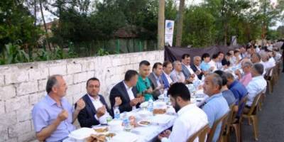 Yakıntaş mahallesinde 2000 kişi bayram yemeğinde buluşdu