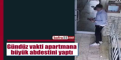 Bafra'da gündüz vakti apartmana büyük abdestini yaptı