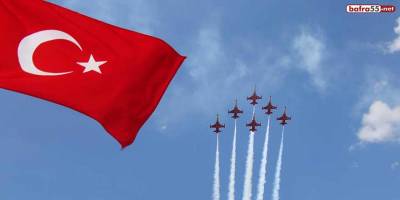 Türk Yıldızları’ndan Amasyalılara ay-yıldızlı gösteri