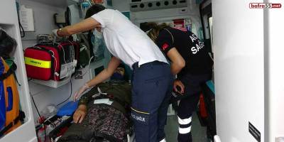 Geri manevra yapan aracın çarptığı kadın hastanelik oldu