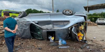 Terme'de otomobil takla attı: 1 yaralı