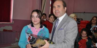 BAFRA'DA YİBO ÖĞRENCİLERİNE KARNE HEDİYESİ