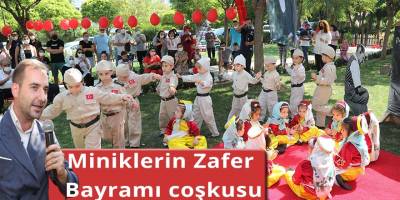 Miniklerin Zafer Bayramı coşkusu