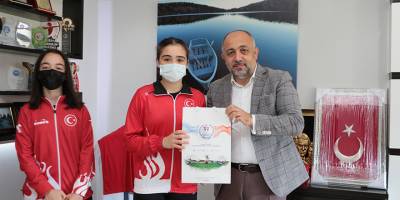 Samsun'da başarılı sporcualr ödüllendirildi