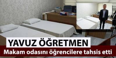 Makam odasını öğrencilere tahsis etti