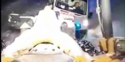 Sağlık ekibi karda mahsur kaldı