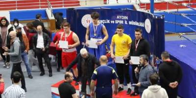 4 maçı nakavtla kazandı, Türkiye şampiyonu oldu