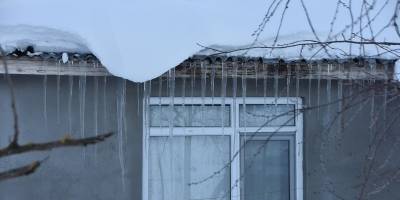 Sinop'ta buz sarkıntıları tehlike saçıyor