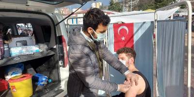 Türkeli'de her gün farklı noktaya aşı standı