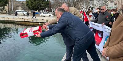 Sinop’ta mübadelenin 99. yıl dönümü nedeniyle denize çelenk bırakıldı