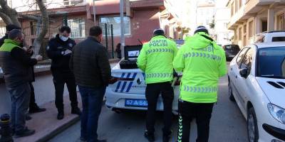 Sinop'ta otomobil motosikletli kuryeye çarptı