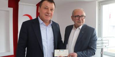 İş adamı Adnan Ölmez'den Ukrayna'ya 200 bin TL bağış