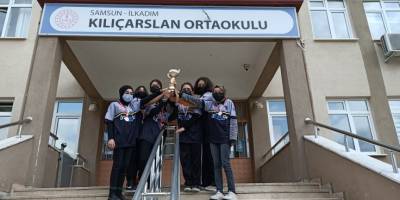 Yenilgisiz kız satranç takımı Türkiye Şampiyonası’na katılacak