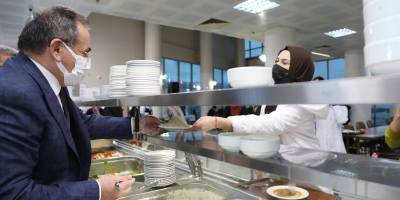 Başkan Demir: “Öğrenciler her türlü sıkıntıda kapımızı çalabilir”